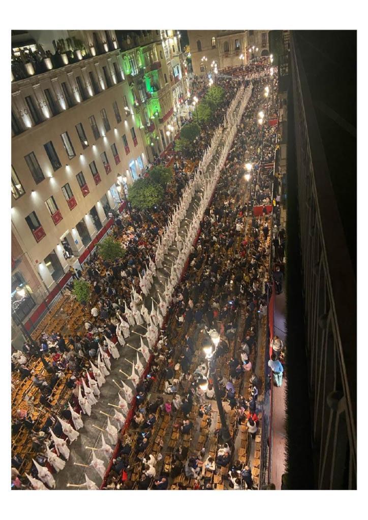 Behouse Avenida * Seville