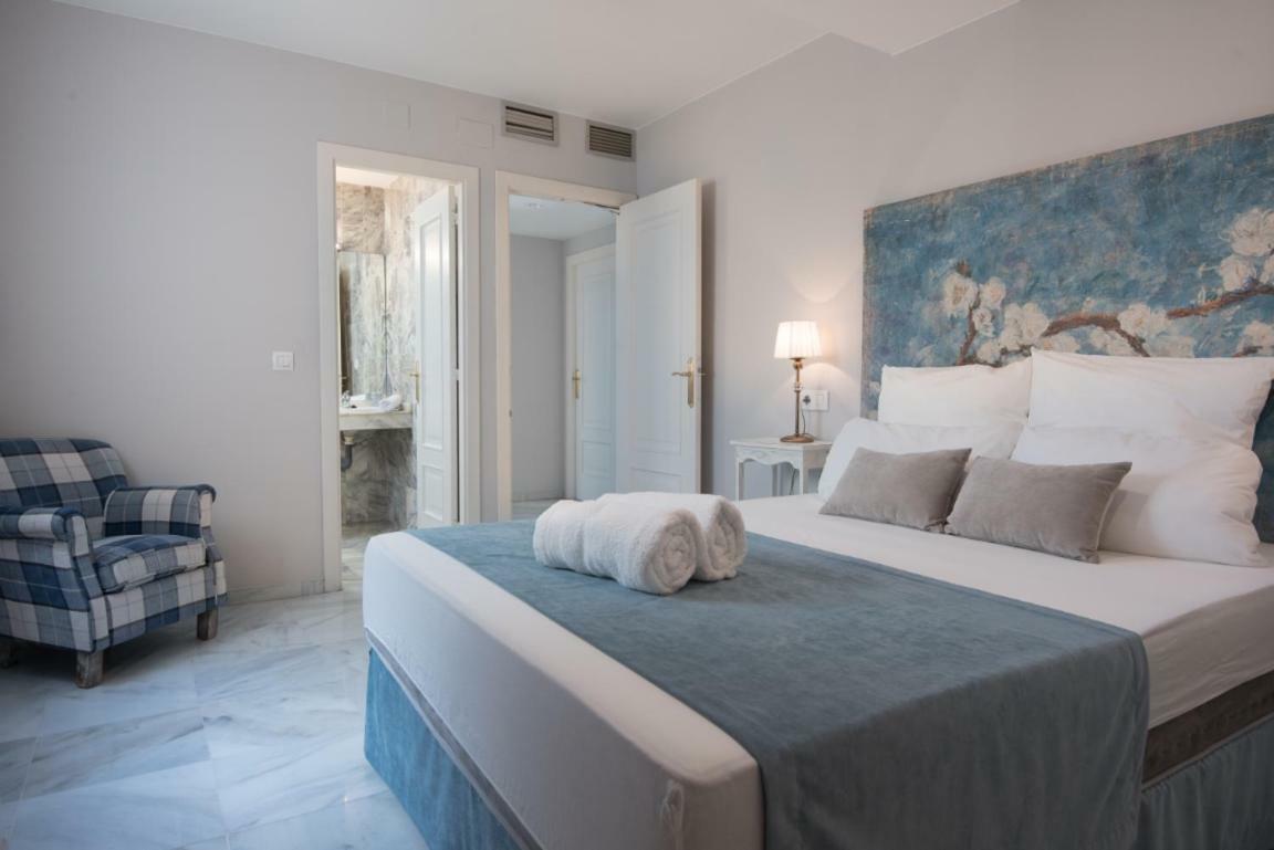 Behouse Avenida Seville