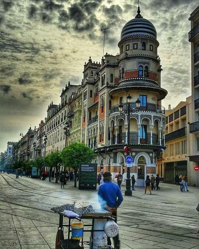 Behouse Avenida Apartment